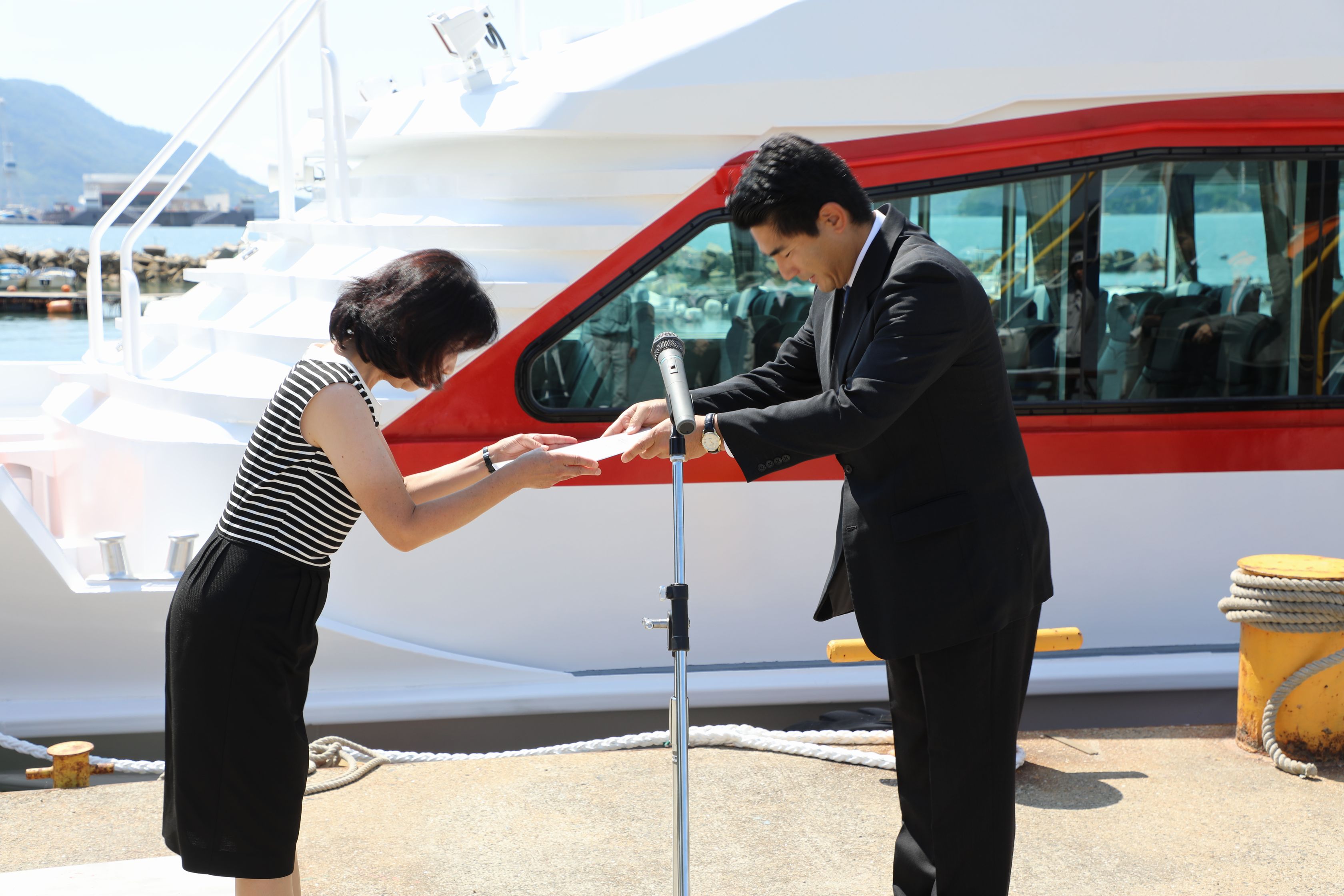 Exchanging certificates of ship delivery,  and receipt